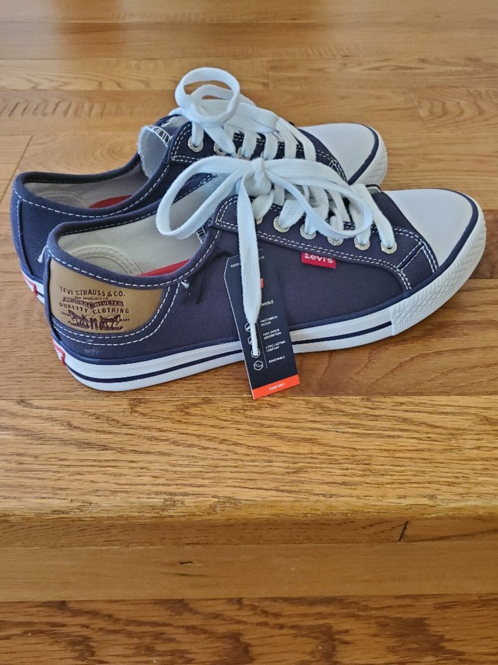 Women's Levi's Size 9.5 M Stan Buck Navy Sneakers NWT | Never Worn